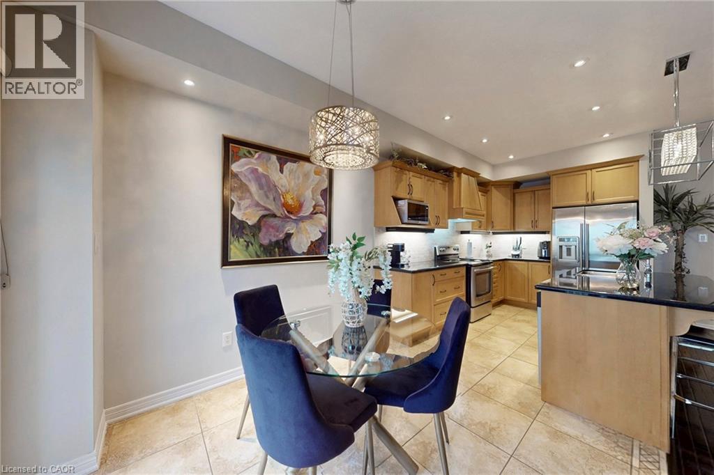 34 FOREST VALLEY Crescent, Dundas, Ontario, L9H0A7 — Photo 19