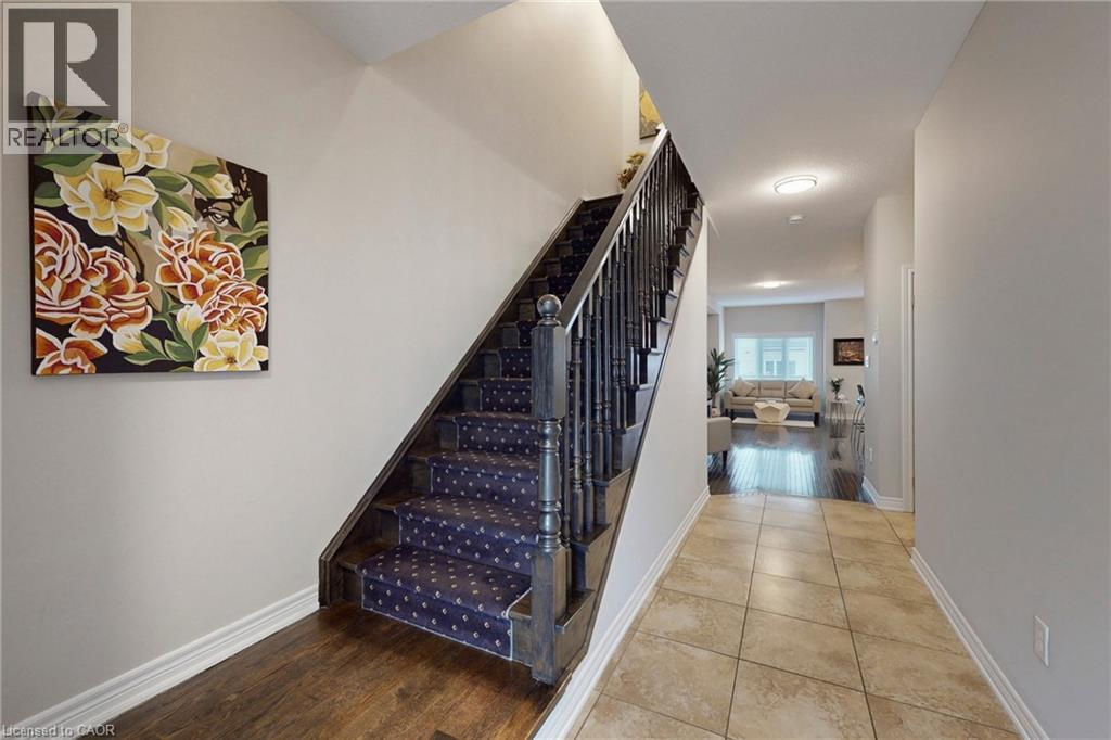 34 FOREST VALLEY Crescent, Dundas, Ontario, L9H0A7 — Photo 22