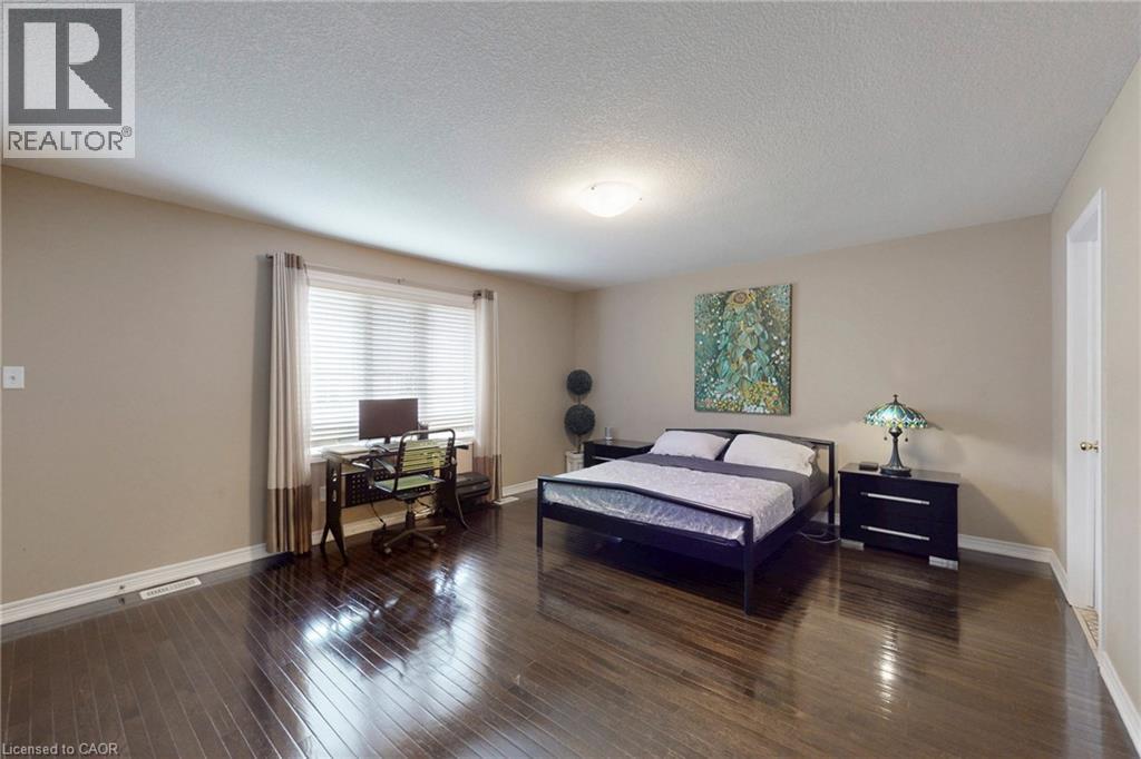 34 FOREST VALLEY Crescent, Dundas, Ontario, L9H0A7 — Photo 24