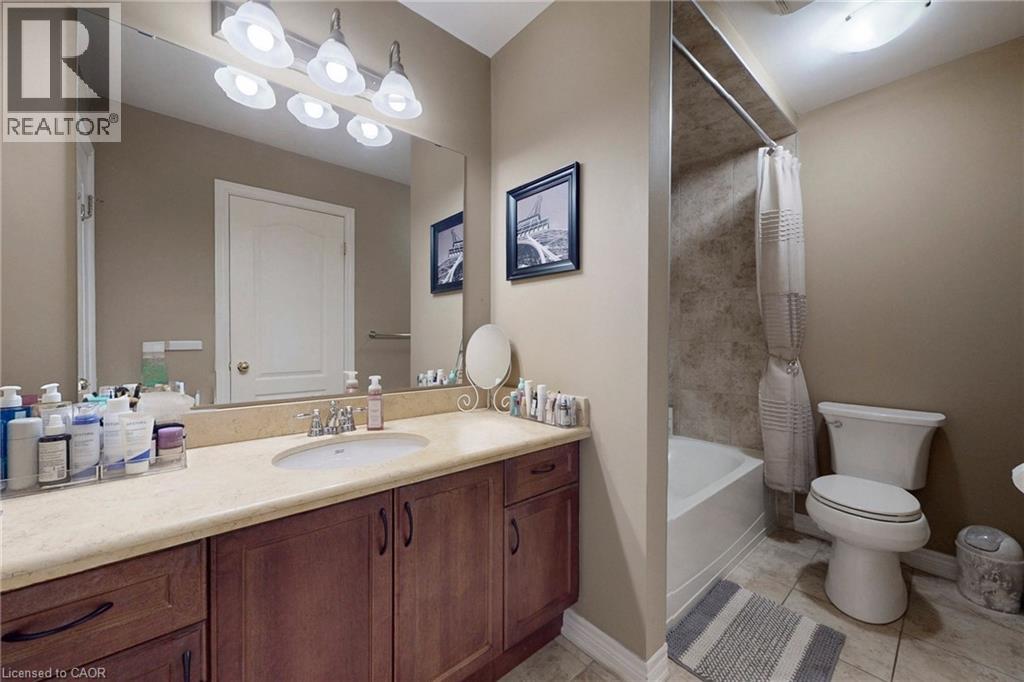 34 FOREST VALLEY Crescent, Dundas, Ontario, L9H0A7 — Photo 35