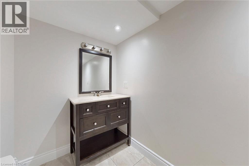 34 FOREST VALLEY Crescent, Dundas, Ontario, L9H0A7 — Photo 41