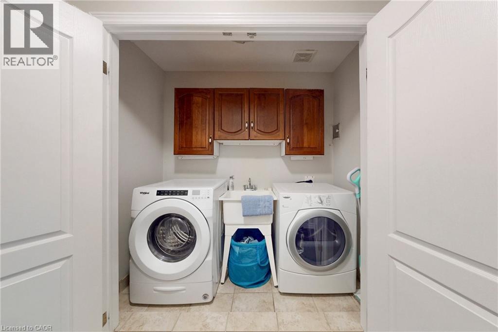 34 FOREST VALLEY Crescent, Dundas, Ontario, L9H0A7 — Photo 42