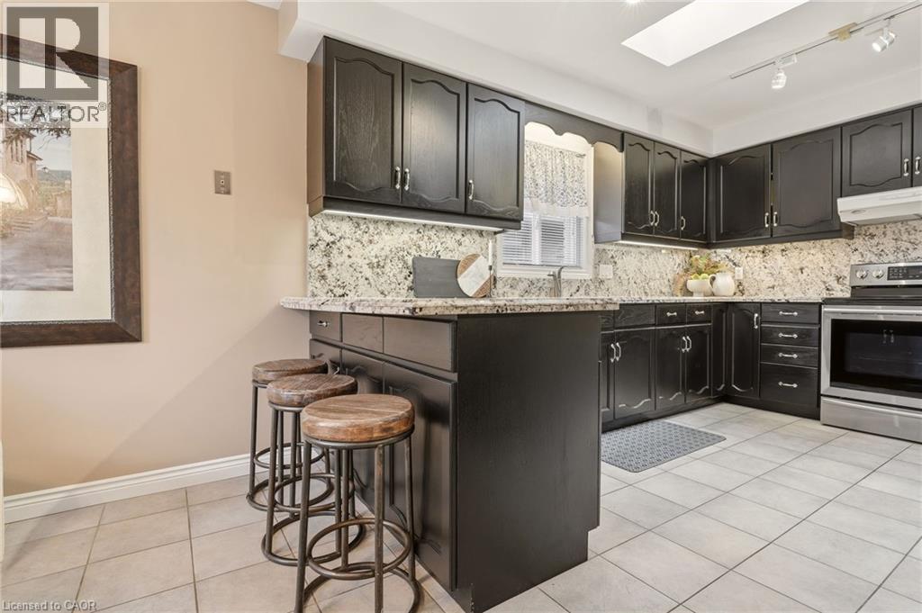 1156 AUGUSTUS Drive, Burlington, Ontario, L7S2K5 — Photo 13