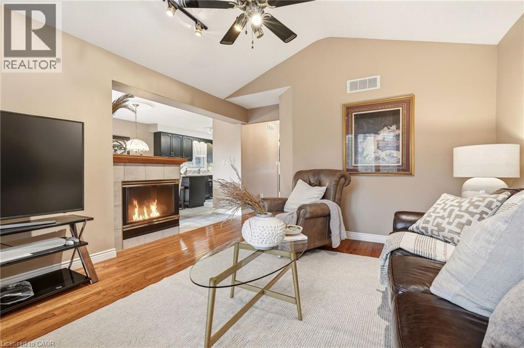 1156 AUGUSTUS Drive, Burlington, Ontario, L7S2K5 — Photo 19