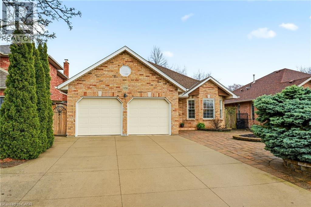 1156 AUGUSTUS Drive, Burlington, Ontario, L7S2K5 — Photo 2