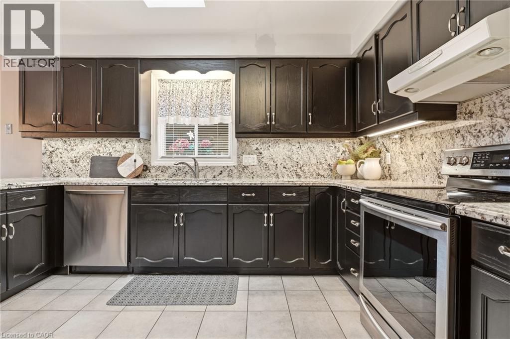 1156 AUGUSTUS Drive, Burlington, Ontario, L7S2K5 — Photo 9