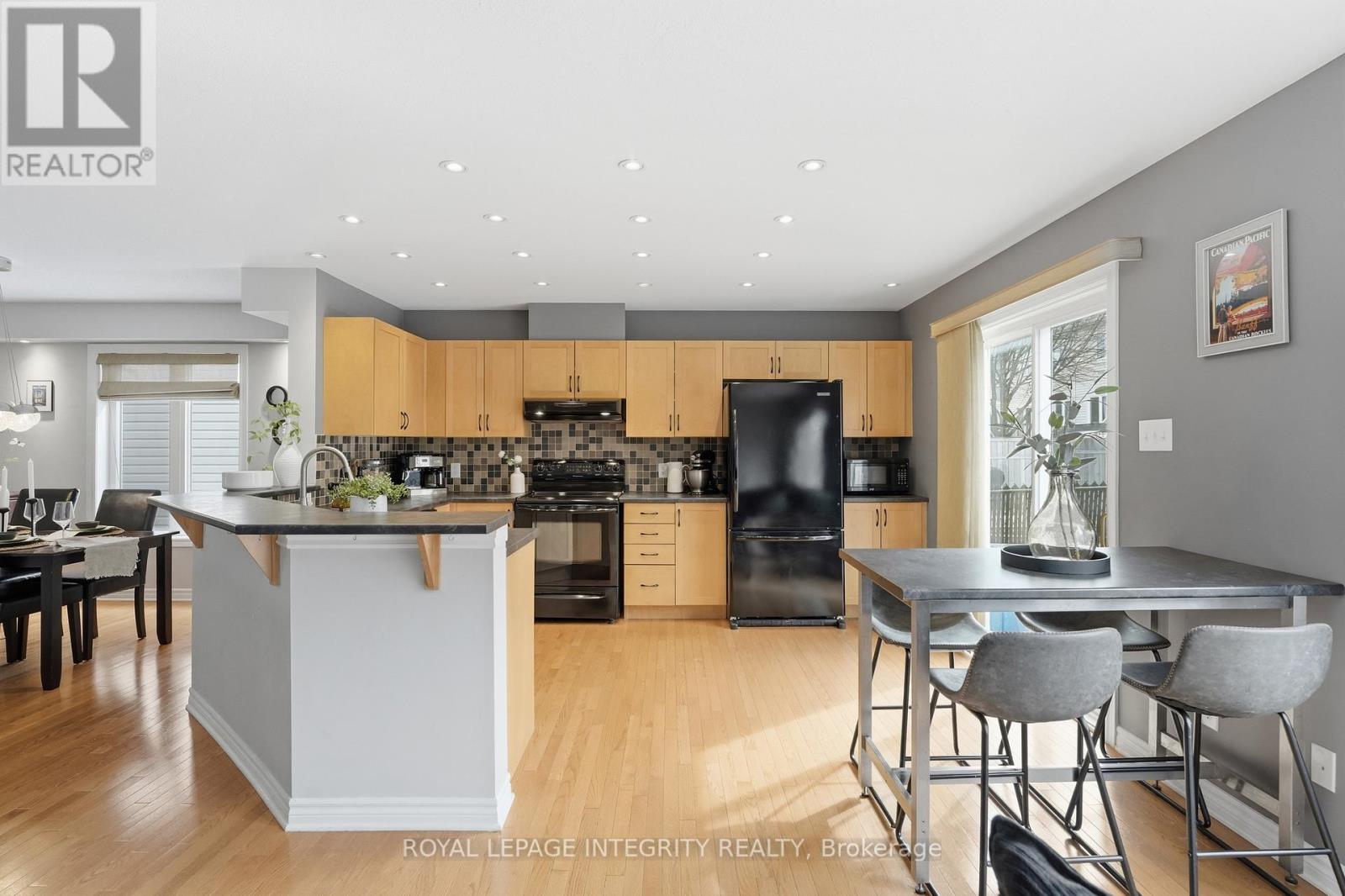 208 AQUILO CRESCENT, Ottawa, Ontario, K2S0L8 — Photo 12