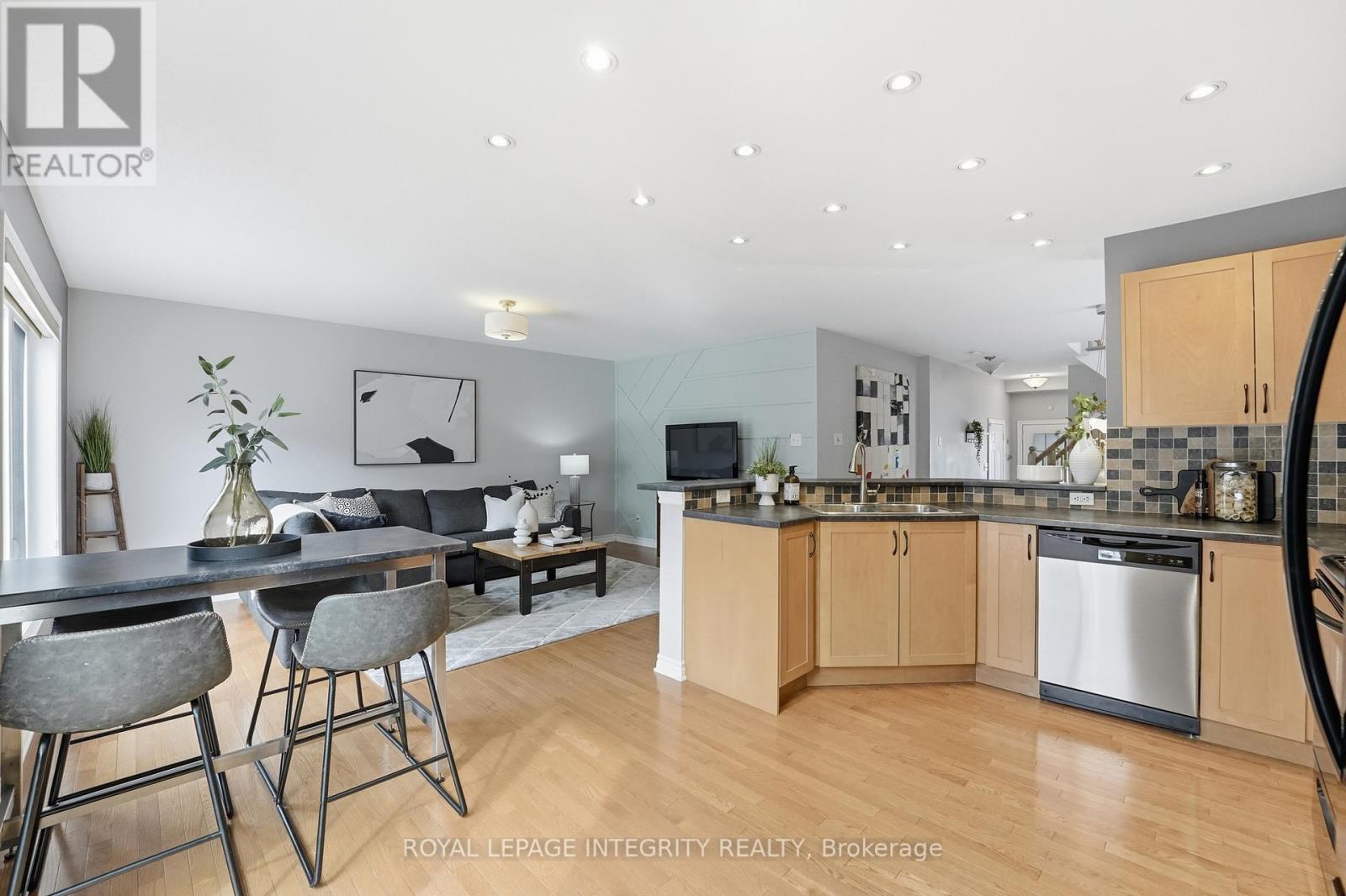 208 AQUILO CRESCENT, Ottawa, Ontario, K2S0L8 — Photo 13