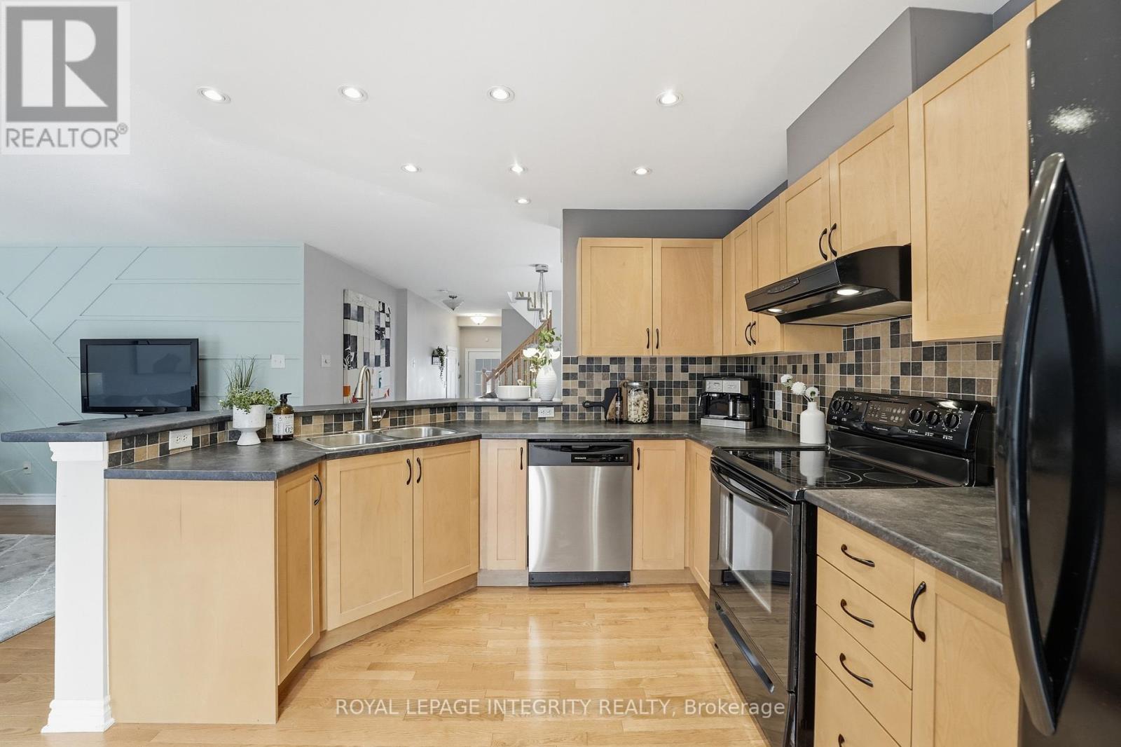 208 AQUILO CRESCENT, Ottawa, Ontario, K2S0L8 — Photo 14