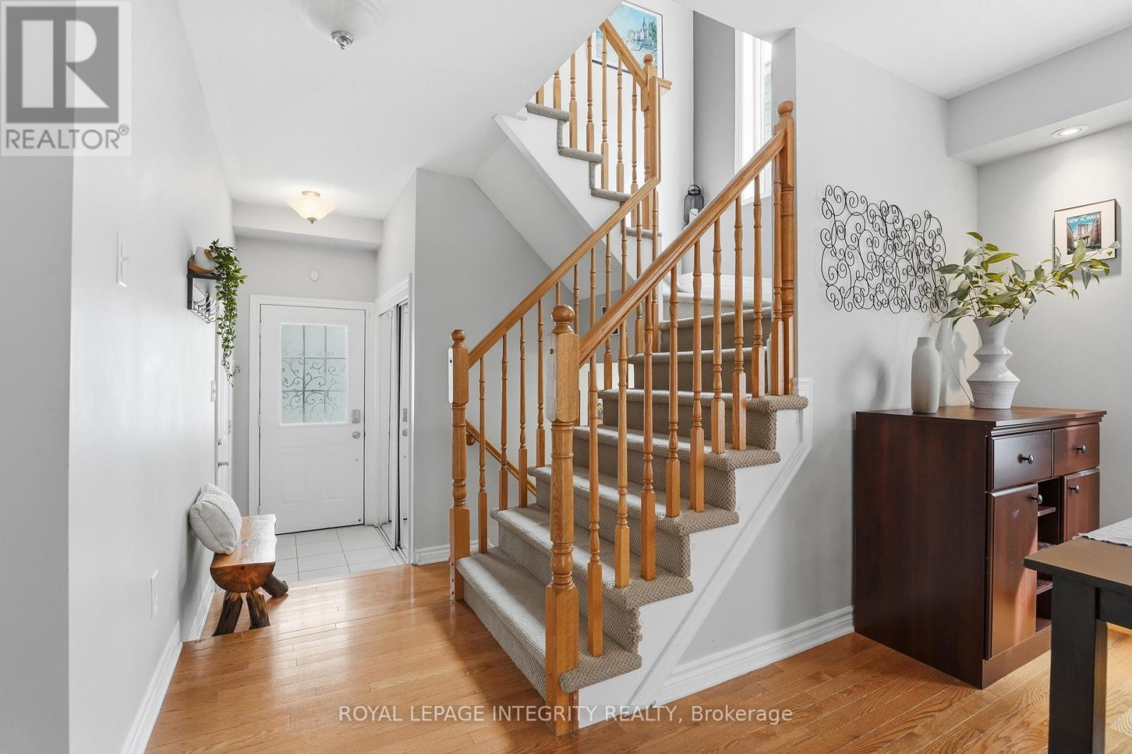 208 AQUILO CRESCENT, Ottawa, Ontario, K2S0L8 — Photo 4