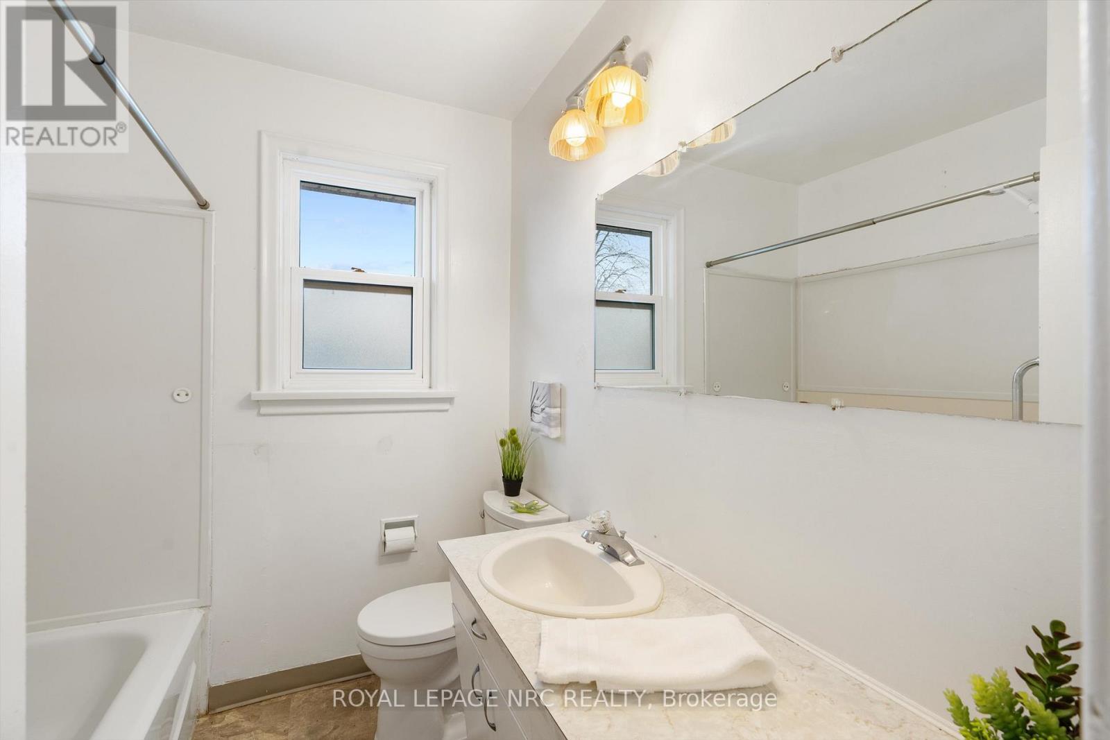 17 MILTON ROAD, St. Catharines (E. Chester), Ontario, L2P3E7 — Photo 16