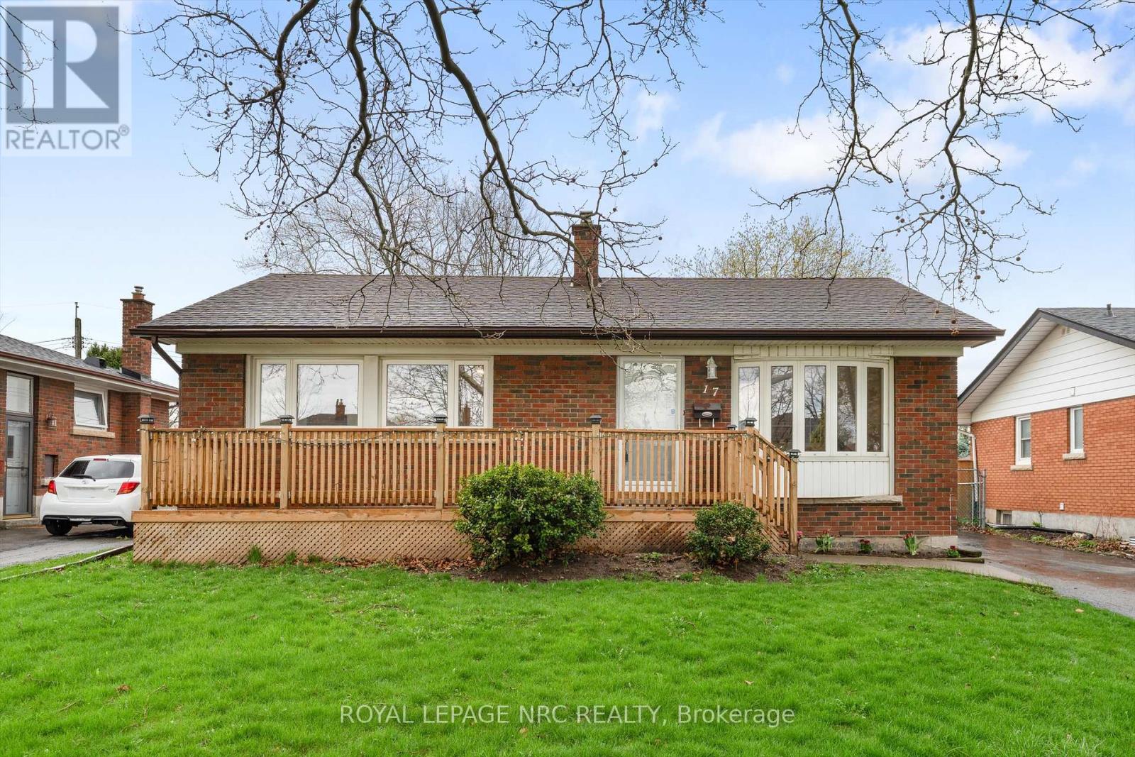 17 MILTON ROAD, St. Catharines (E. Chester), Ontario, L2P3E7 — Photo 2