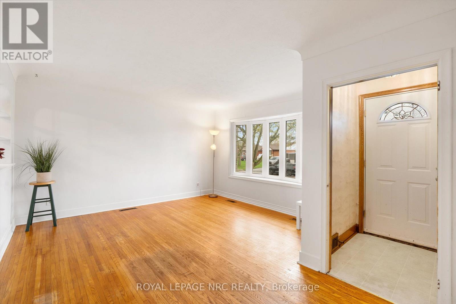 17 MILTON ROAD, St. Catharines (E. Chester), Ontario, L2P3E7 — Photo 5