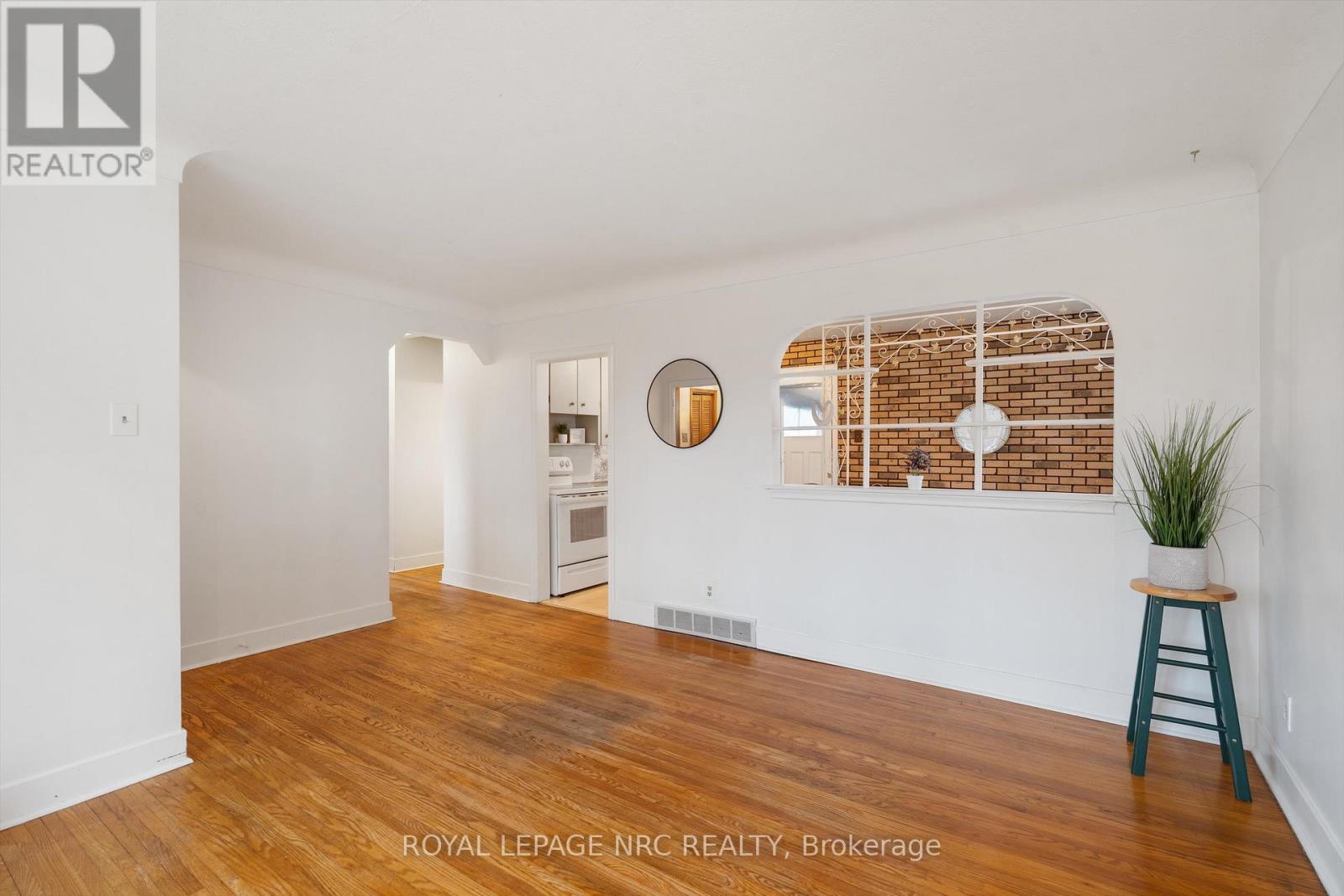 17 MILTON ROAD, St. Catharines (E. Chester), Ontario, L2P3E7 — Photo 7