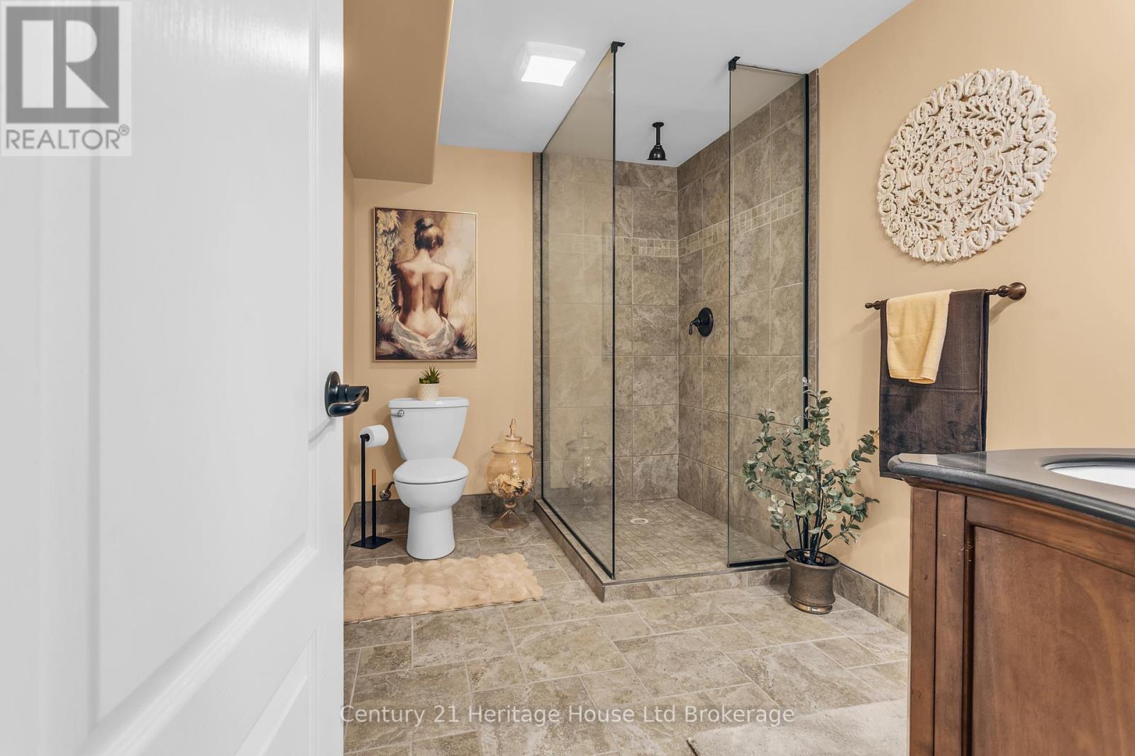 15 GIBSON DRIVE, Tillsonburg, Ontario, N4G5G4 — Photo 5