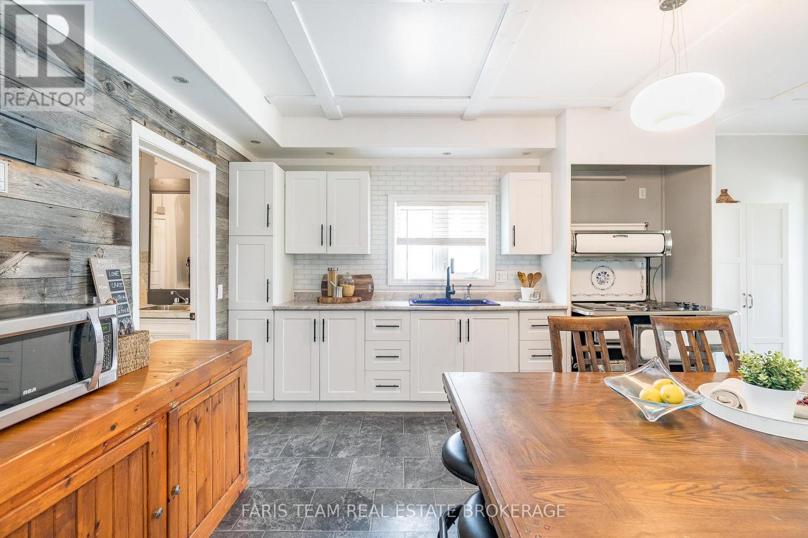 160 LAFONTAINE ROAD W, Tiny, Ontario, L9M0H1 — Photo 11