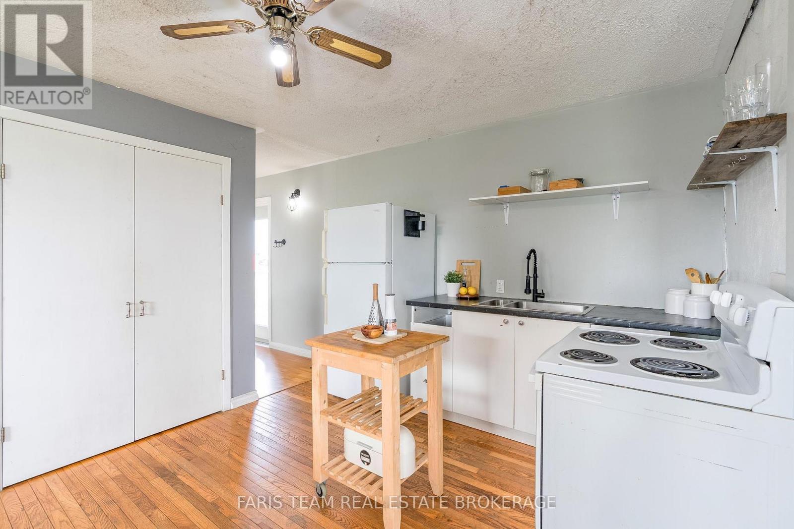 160 LAFONTAINE ROAD W, Tiny, Ontario, L9M0H1 — Photo 17