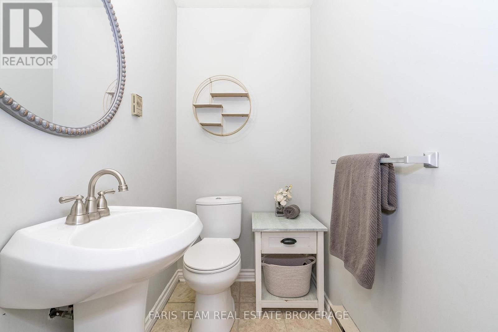 160 LAFONTAINE ROAD W, Tiny, Ontario, L9M0H1 — Photo 4