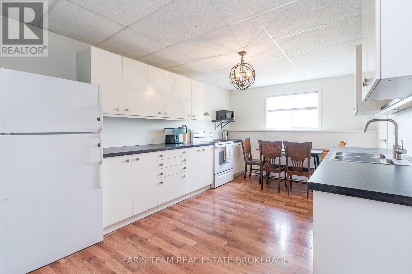 160 LAFONTAINE ROAD W, Tiny, Ontario, L9M0H1 — Photo 7