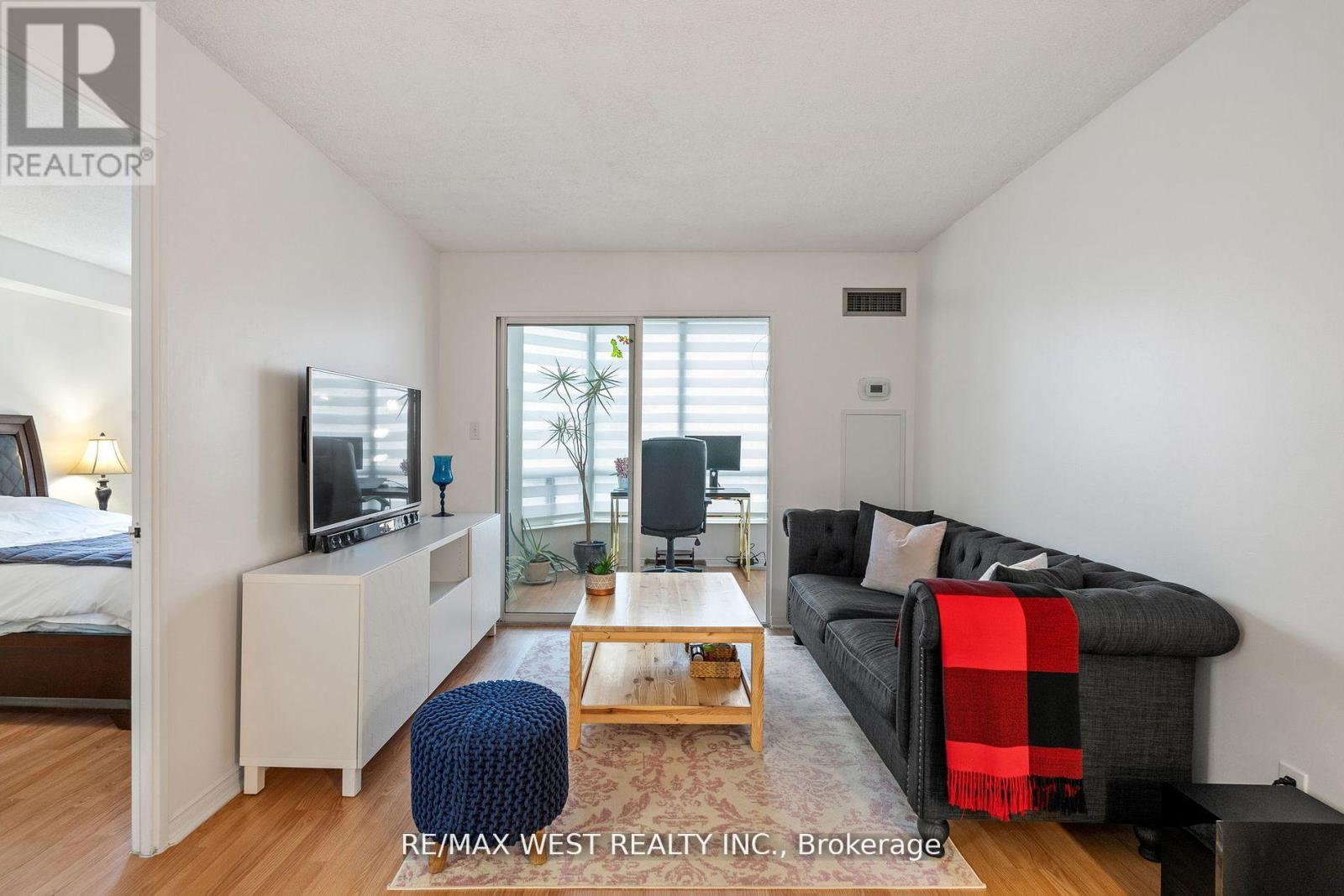 316 - 155 HILLCREST AVENUE, Mississauga (Cooksville), Ontario, L5B3Z2 — Photo 2