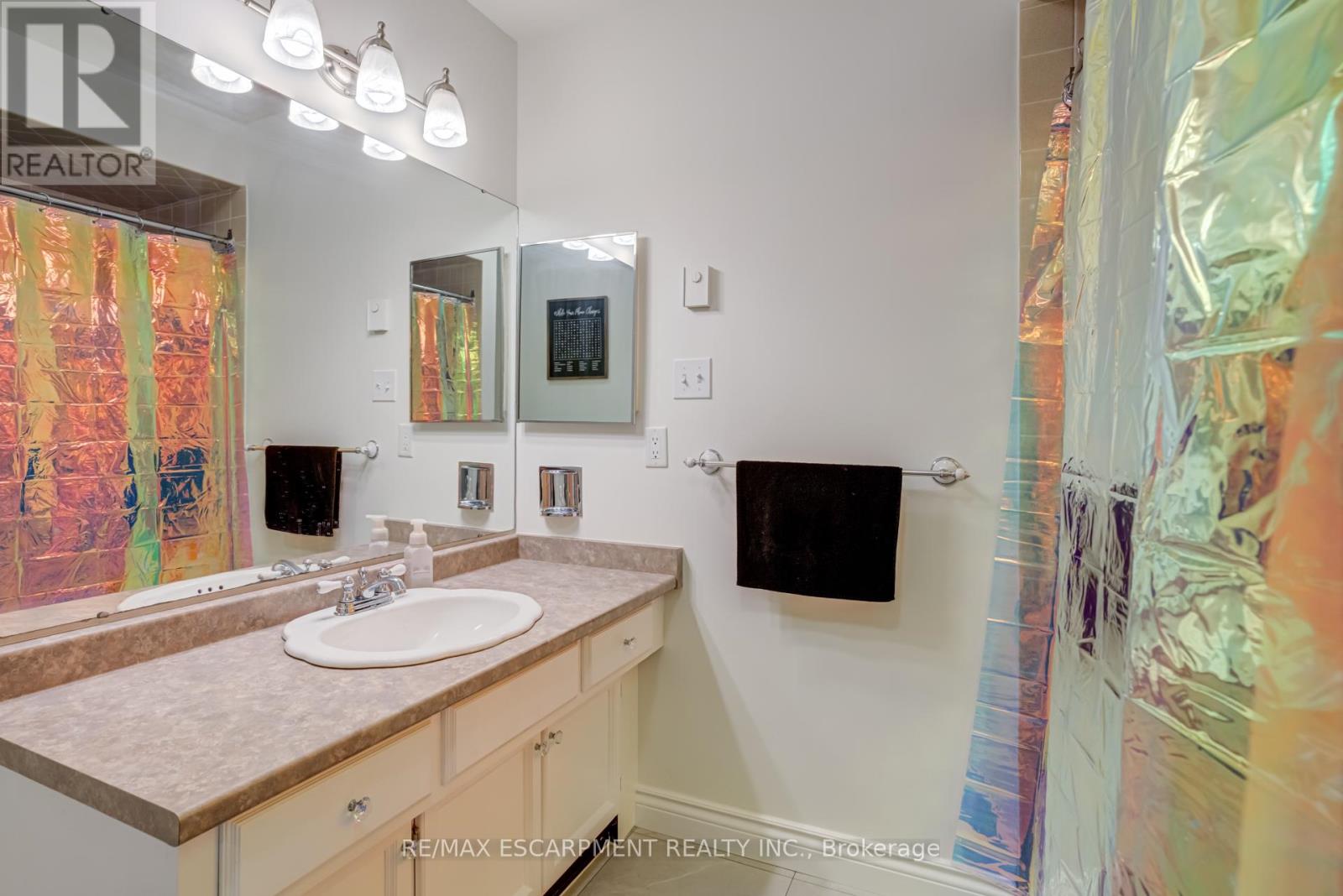 5 - 1560 KERNS ROAD, Burlington (Tyandaga), Ontario, L7P3A7 — Photo 30