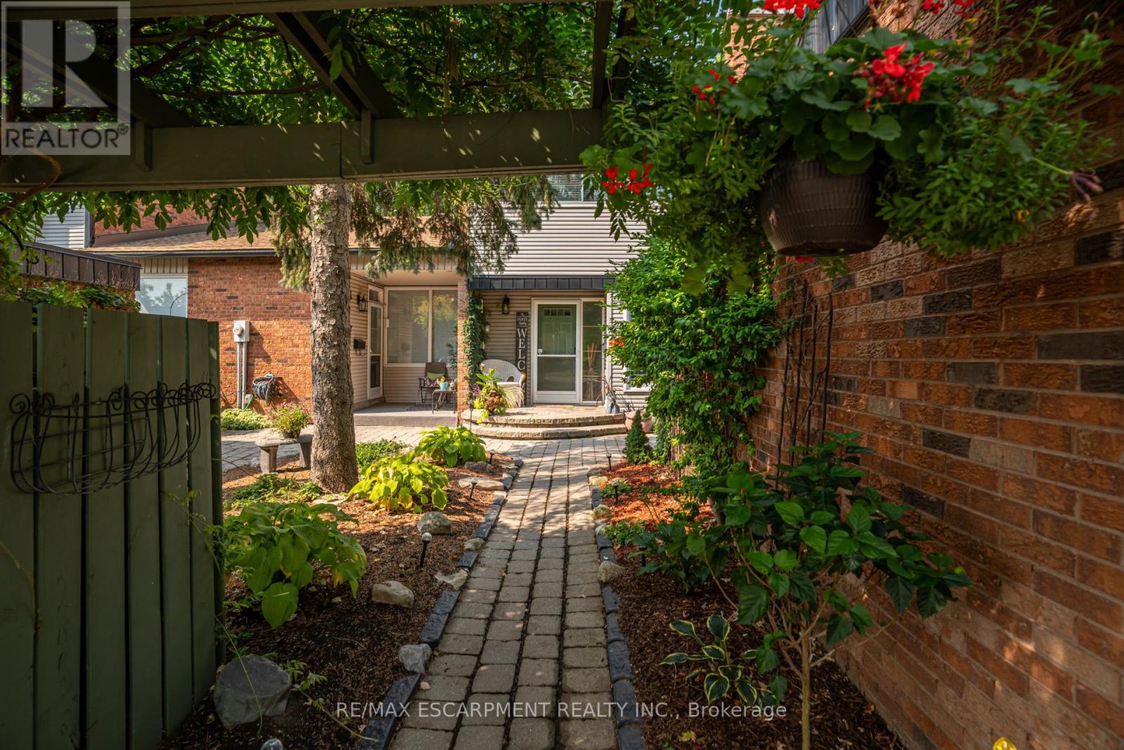 5 - 1560 KERNS ROAD, Burlington (Tyandaga), Ontario, L7P3A7 — Photo 4