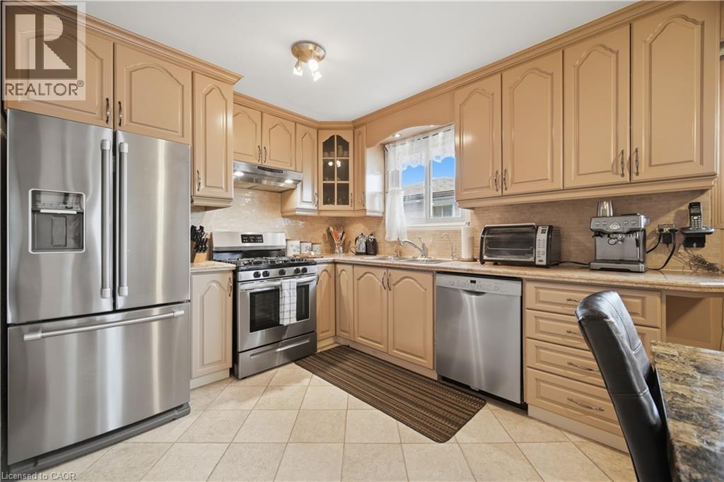 31 SUMMERCREST Drive, Hamilton, Ontario, L8K6G5 — Photo 11