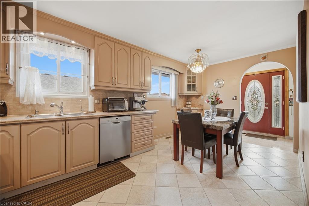 31 SUMMERCREST Drive, Hamilton, Ontario, L8K6G5 — Photo 13