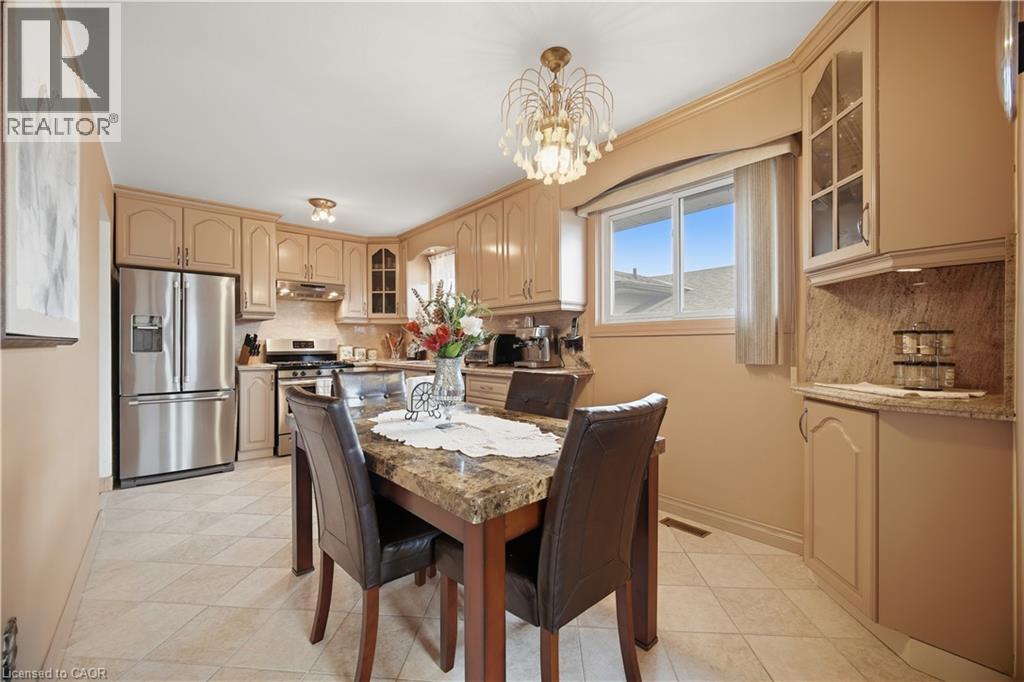 31 SUMMERCREST Drive, Hamilton, Ontario, L8K6G5 — Photo 14