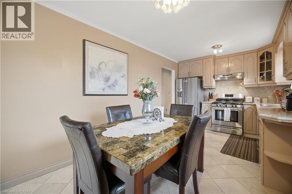 31 SUMMERCREST Drive, Hamilton, Ontario, L8K6G5 — Photo 17