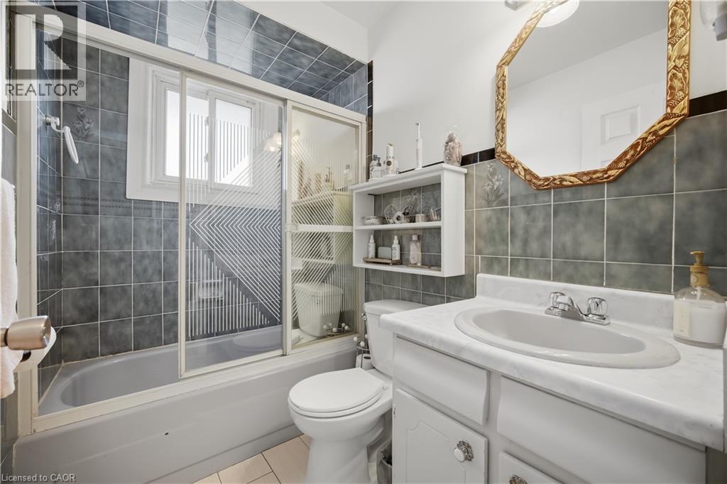 31 SUMMERCREST Drive, Hamilton, Ontario, L8K6G5 — Photo 24