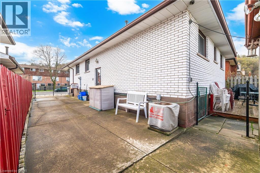 31 SUMMERCREST Drive, Hamilton, Ontario, L8K6G5 — Photo 45