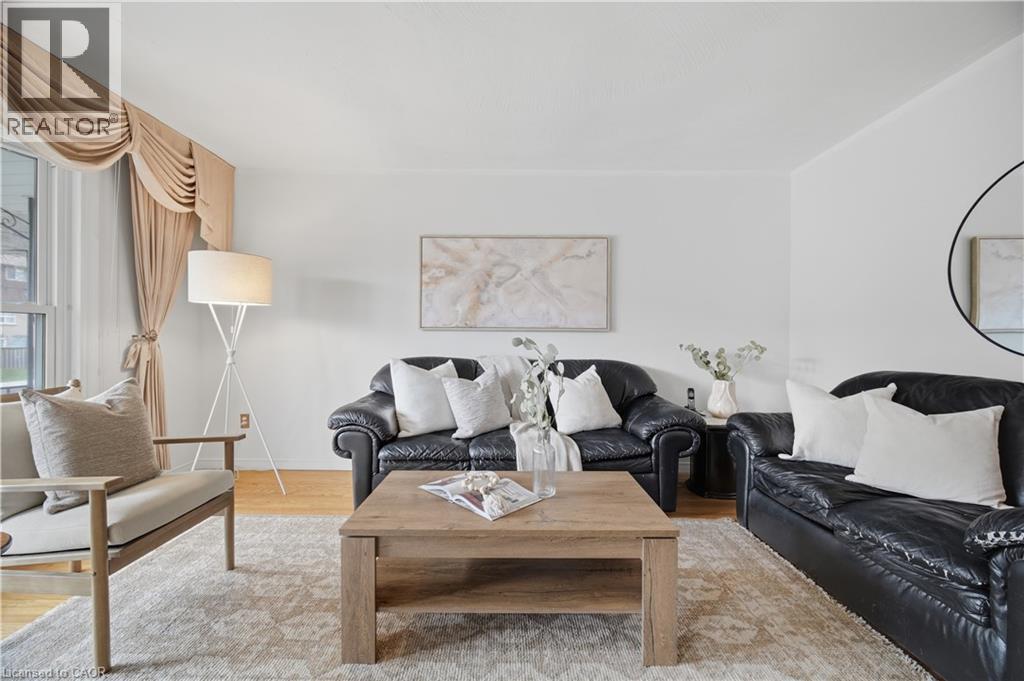 31 SUMMERCREST Drive, Hamilton, Ontario, L8K6G5 — Photo 8