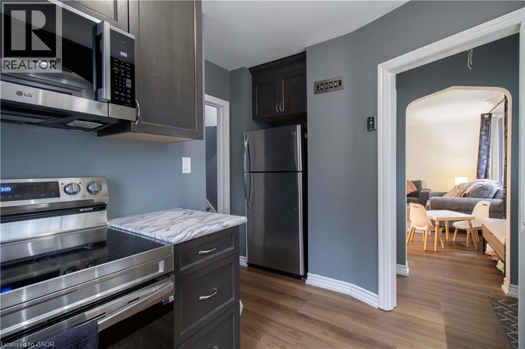 149 E 34TH Street, Hamilton, Ontario, L8V3W7 — Photo 10