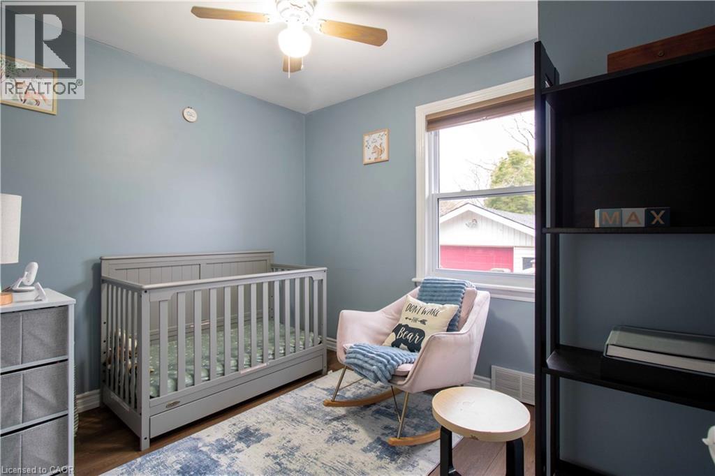 149 E 34TH Street, Hamilton, Ontario, L8V3W7 — Photo 2