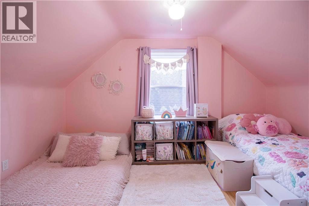 149 E 34TH Street, Hamilton, Ontario, L8V3W7 — Photo 4