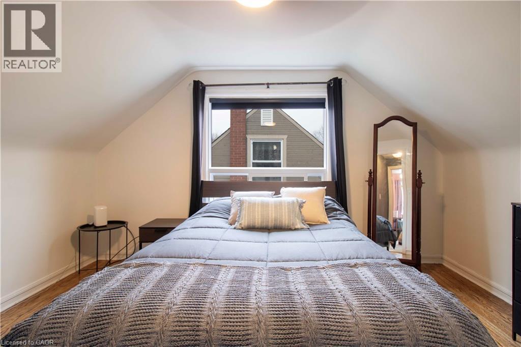 149 E 34TH Street, Hamilton, Ontario, L8V3W7 — Photo 6