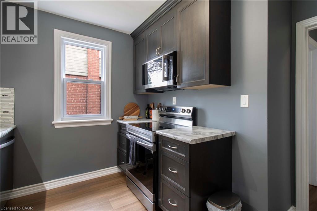 149 E 34TH Street, Hamilton, Ontario, L8V3W7 — Photo 8