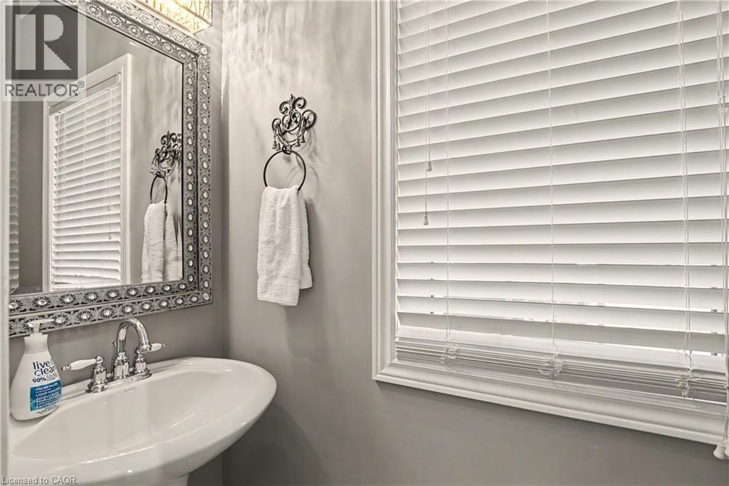 60 CLOVERLEAF Drive Unit# 31, Ancaster, Ontario, L9K1S8 — Photo 17