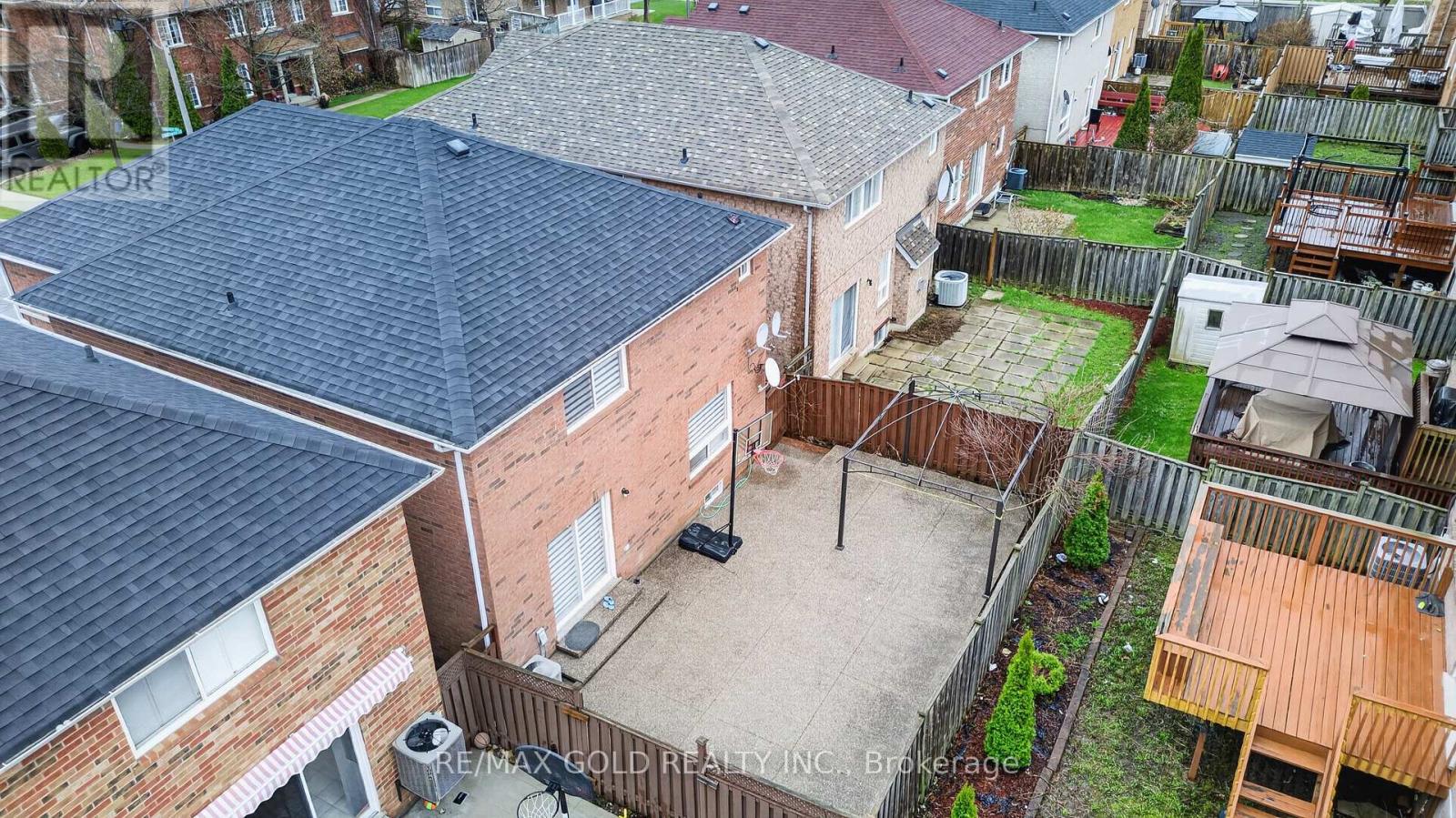 12 LINDERWOOD DRIVE, Brampton (Fletcher's Meadow), Ontario, L7A1R7 — Photo 19