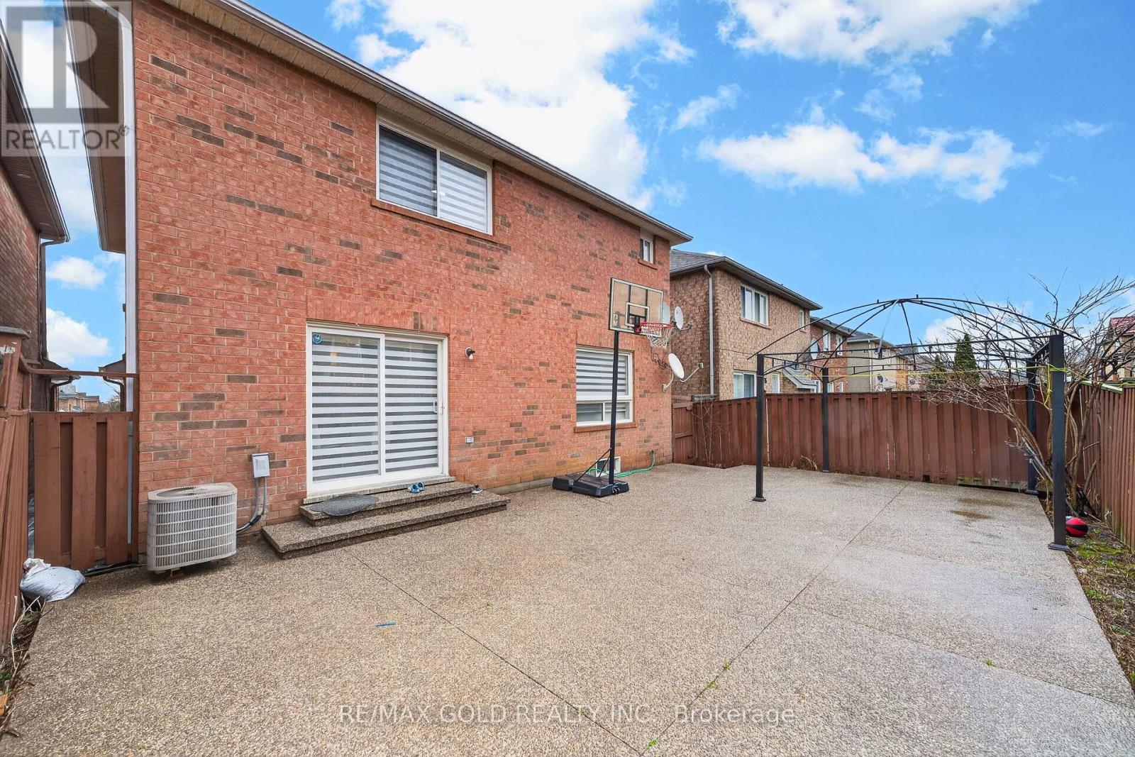 12 LINDERWOOD DRIVE, Brampton (Fletcher's Meadow), Ontario, L7A1R7 — Photo 37