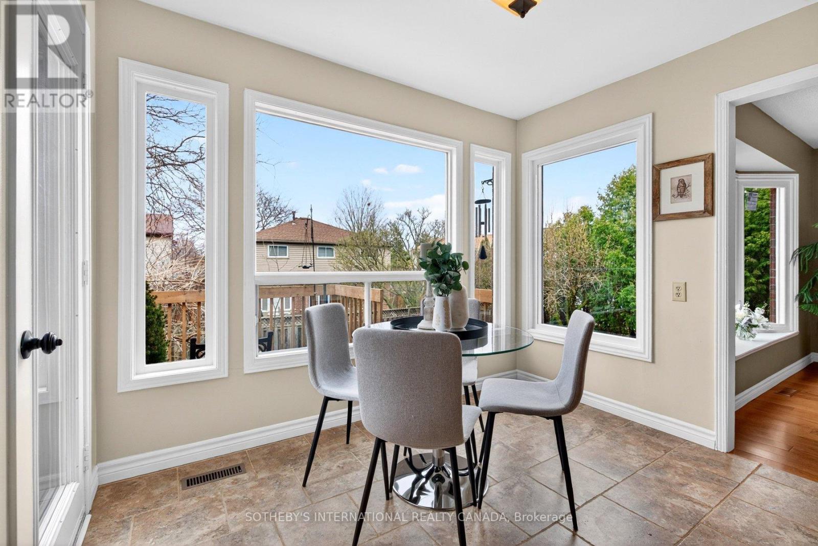 2163 WINDING WAY, Burlington (Headon), Ontario, L7M2X2 — Photo 2