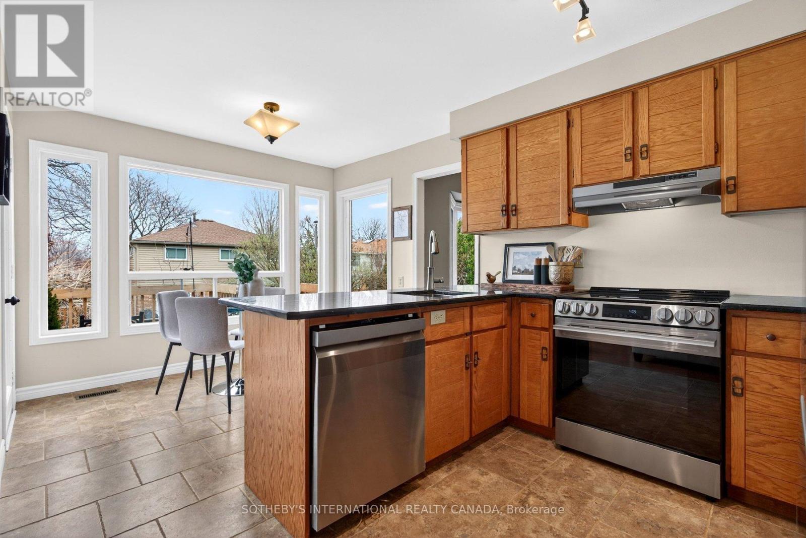 2163 WINDING WAY, Burlington (Headon), Ontario, L7M2X2 — Photo 33