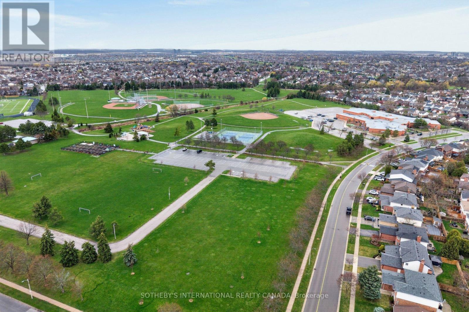 2163 WINDING WAY, Burlington (Headon), Ontario, L7M2X2 — Photo 6