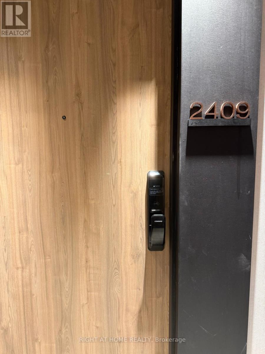 2409 - 1 FAIRVIEW ROAD, Mississauga (Mississauga Valleys), Ontario, L5A0B4 — Photo 2