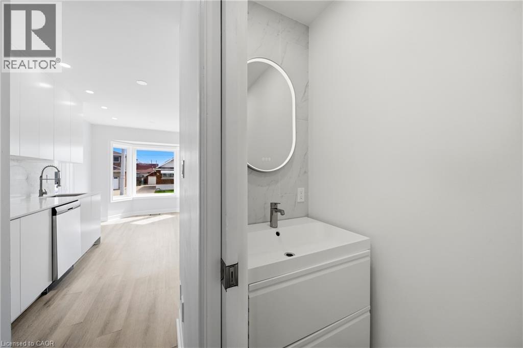 233B VINE Street, St. Catharines, Ontario, L2M4S9 — Photo 13