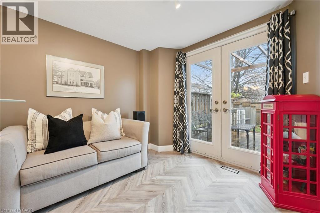 254 AUBURN Drive, Waterloo, Ontario, N2K3Z4 — Photo 10