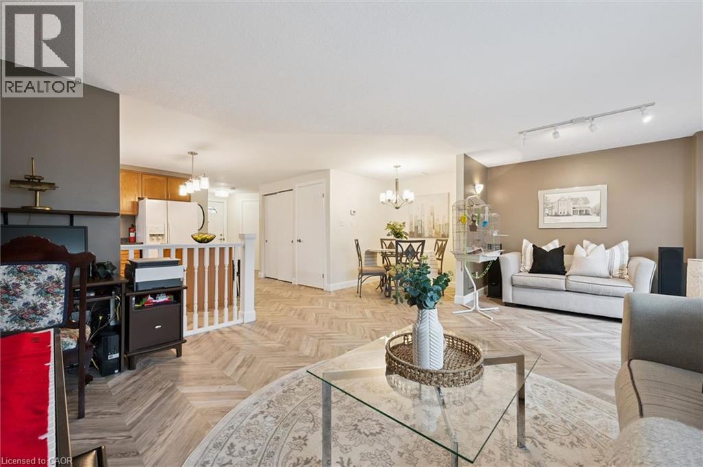 254 AUBURN Drive, Waterloo, Ontario, N2K3Z4 — Photo 11