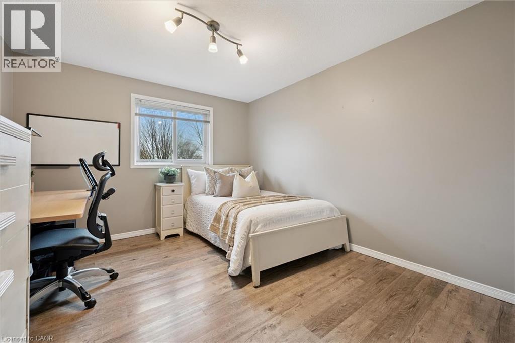 254 AUBURN Drive, Waterloo, Ontario, N2K3Z4 — Photo 16