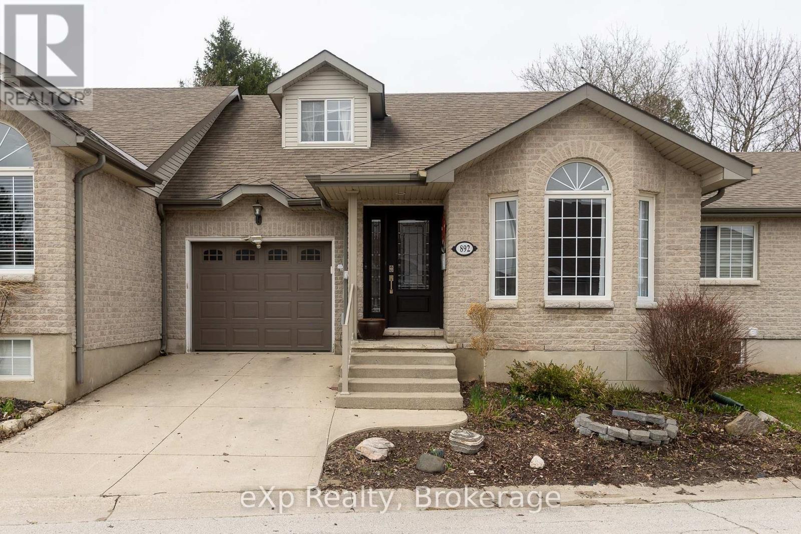 892 9TH AVENUE A E, Owen Sound, Ontario, N4K6Y6 — Photo 2